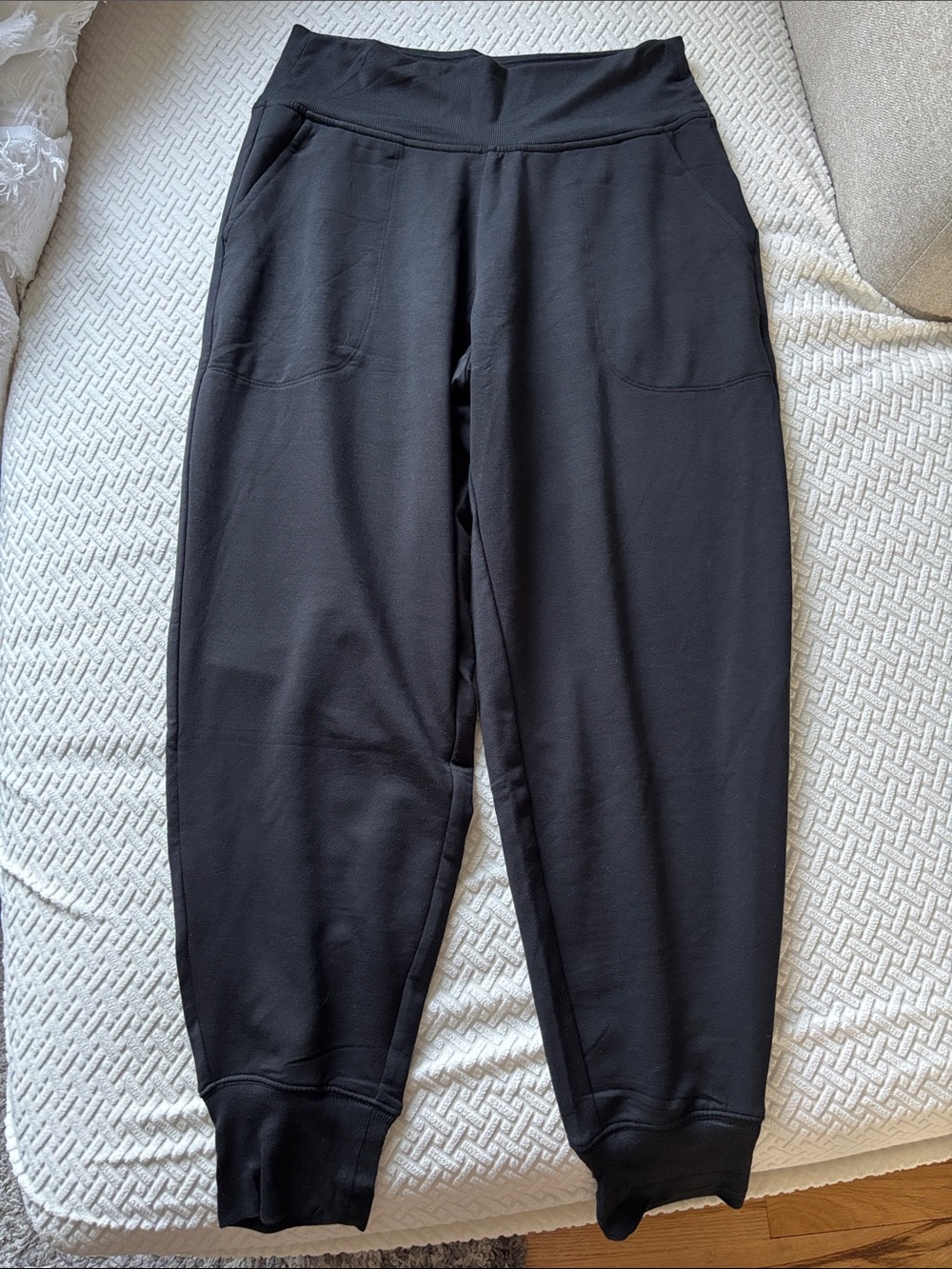 NWOT Athleta Black Coaster Luxe Jogger, Medium - Picture 1 of 14